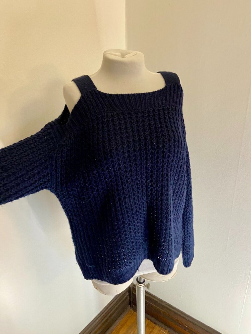 Hooked up by IOT Navy Blue Chunky cold shoulder Sweater Thick Boho Med Waffle